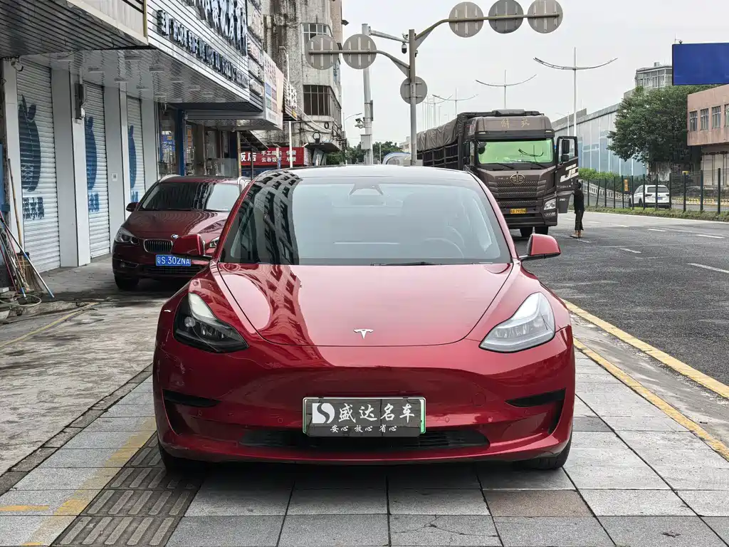 Tesla Model 3 — миниатюра 2