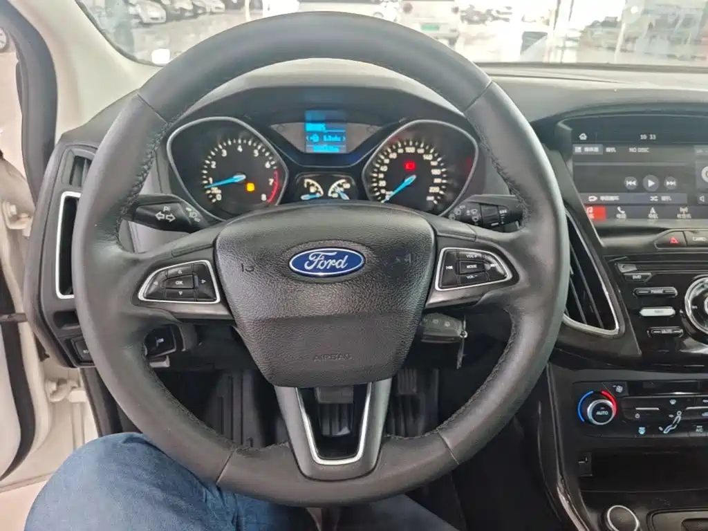 Ford Focus — миниатюра 11