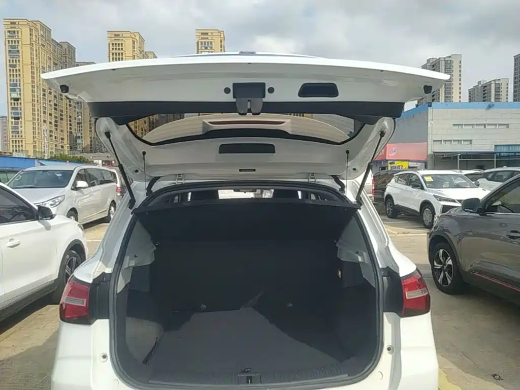 Roewe RX3 — миниатюра 19