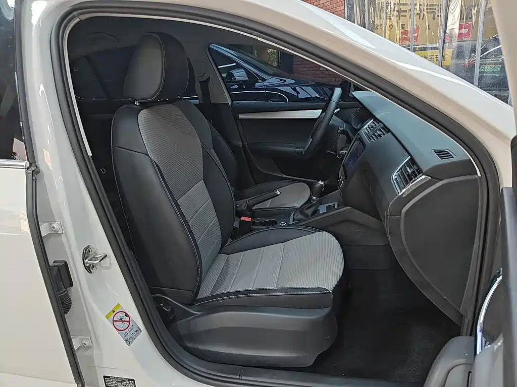 Skoda Octavia — миниатюра 9