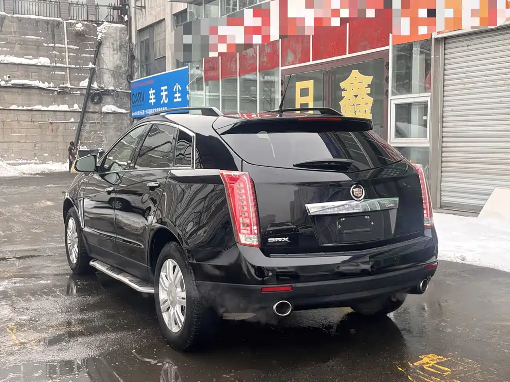 CADILLAC SRX