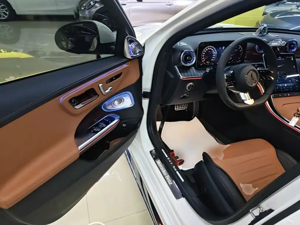 Mercedes-Benz C-Class — миниатюра 16