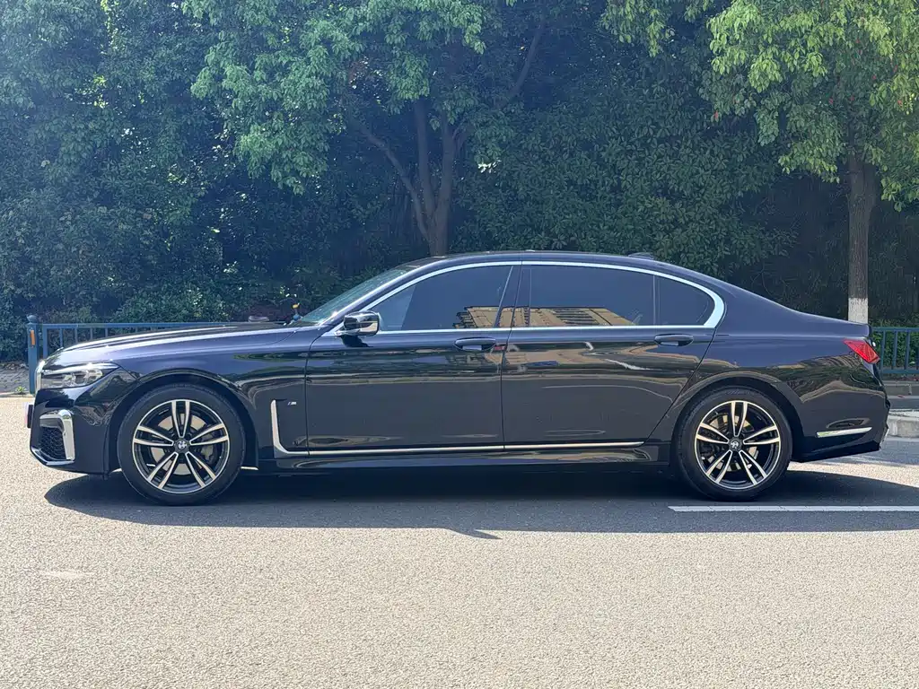 BMW 7 Series 7 2021 730Li M Sport