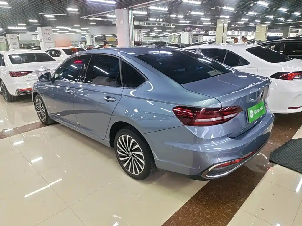 Volkswagen Lavida — миниатюра 5