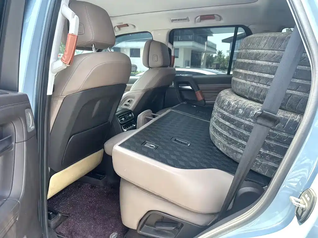 BAIC BJ60 2022 2.0T мест