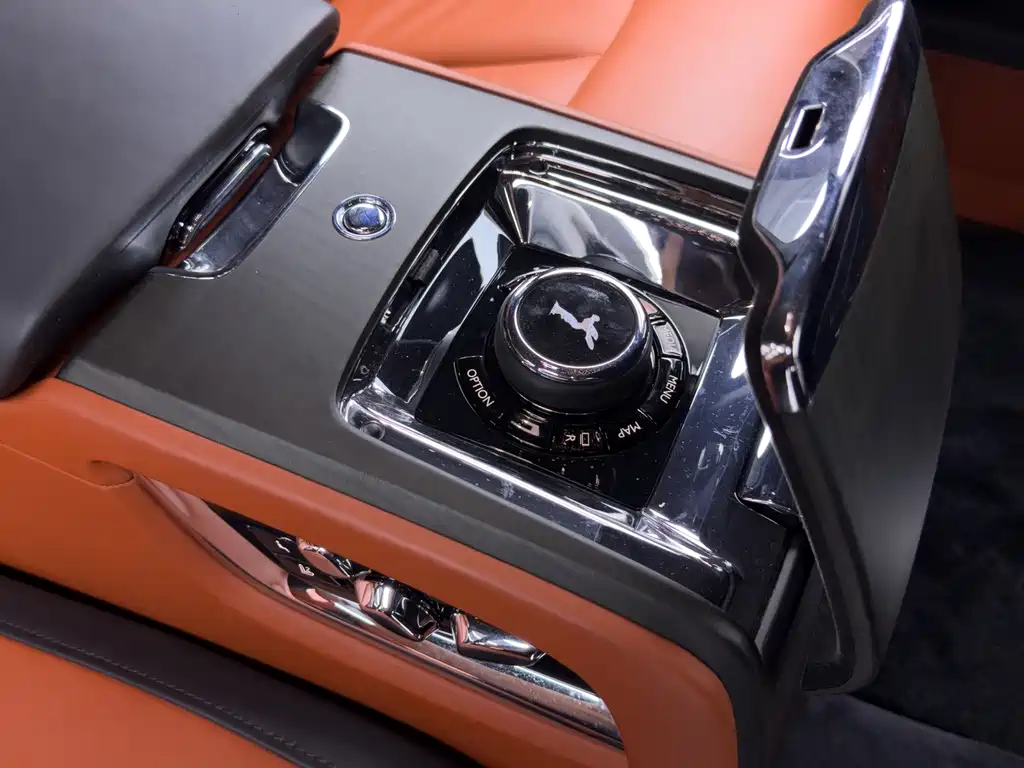 Rolls-Royce Cullinan — миниатюра 31