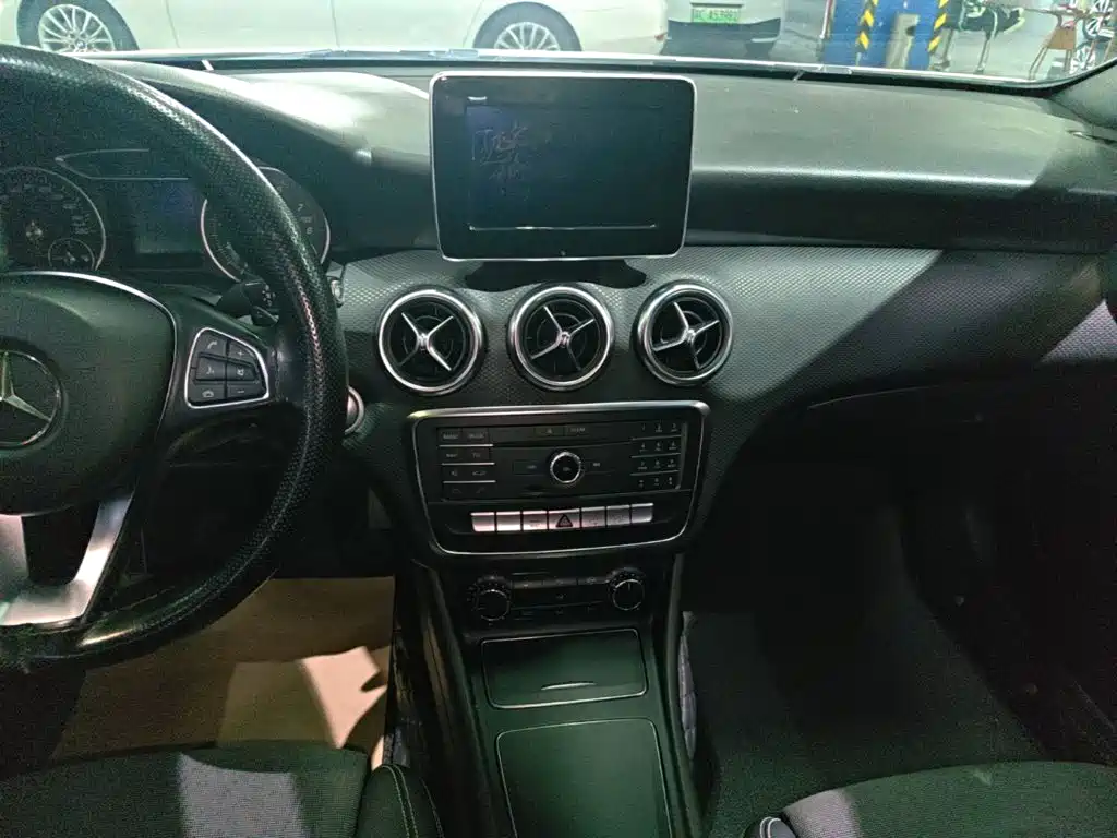Mercedes-Benz A-Class (Import) — миниатюра 13