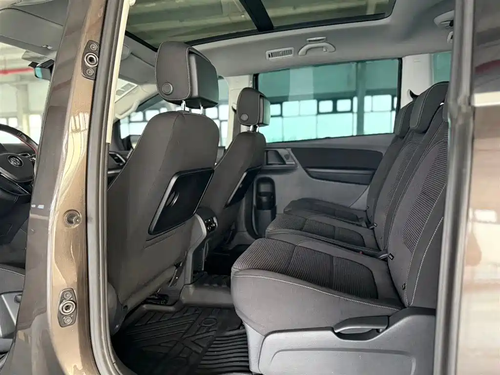 Volkswagen Xia 2016 280TSI 7 мест
