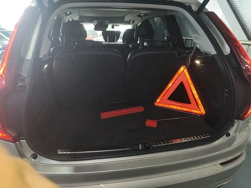 Volvo XC90 2015 T6 7 мест