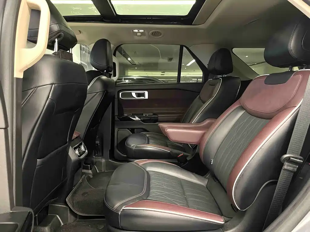 Ford Explorer — миниатюра 9