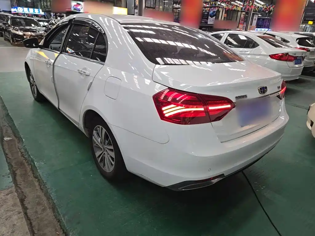 Geely Emgrand — миниатюра 5