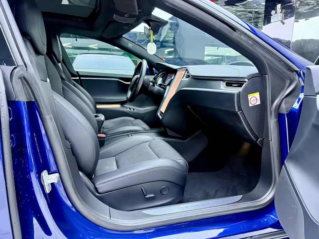 Tesla Model S — миниатюра 10