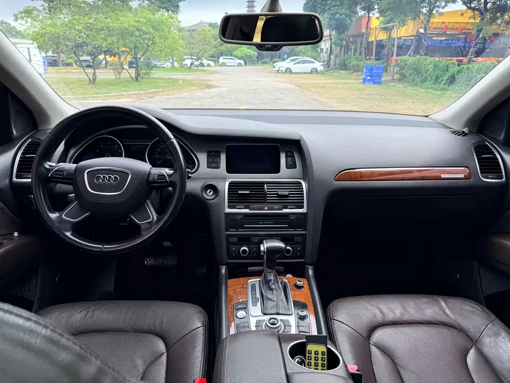 Audi Q7 — миниатюра 8