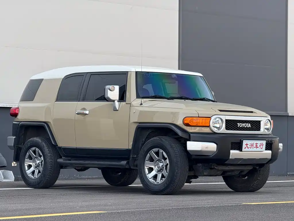 Toyota FJ Cruiser — миниатюра 3