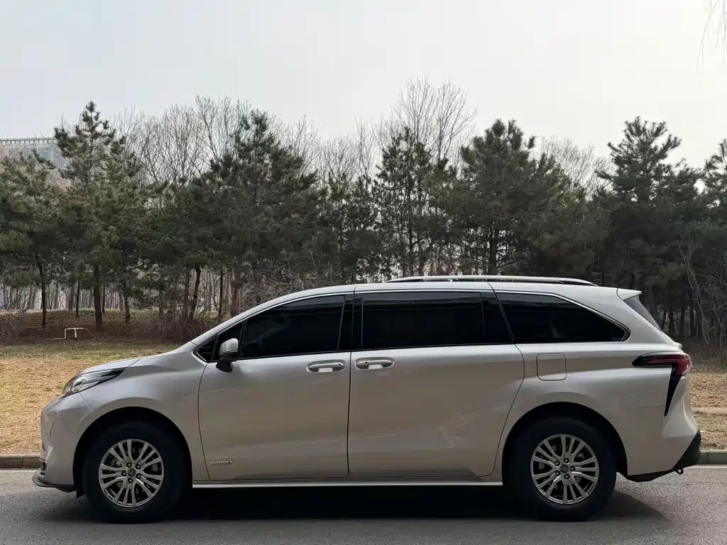 Toyota Sienna 2021 2.5L Comfort