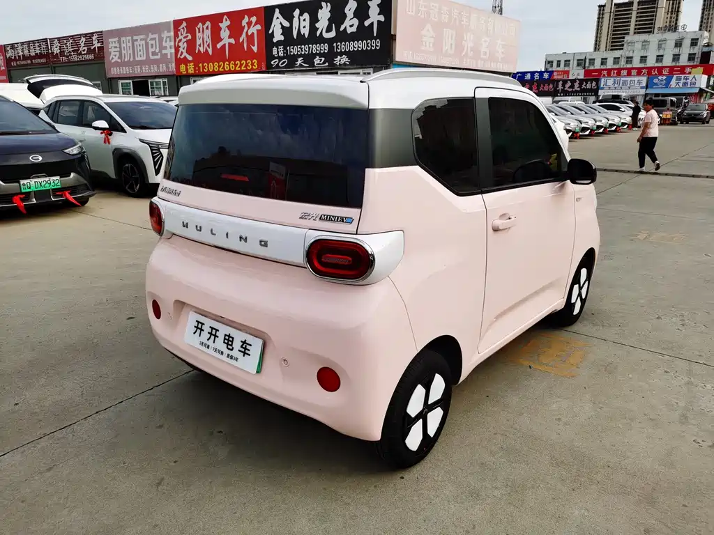 Wuling MINIEV — миниатюра 6