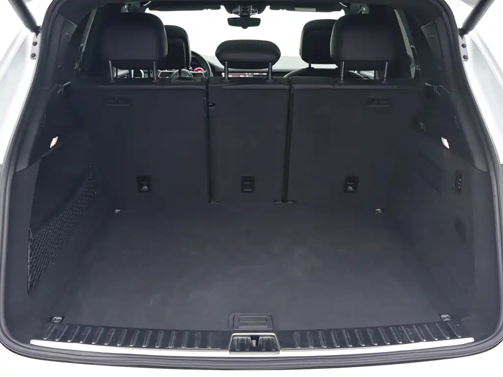 Porsche Cayenne — миниатюра 22