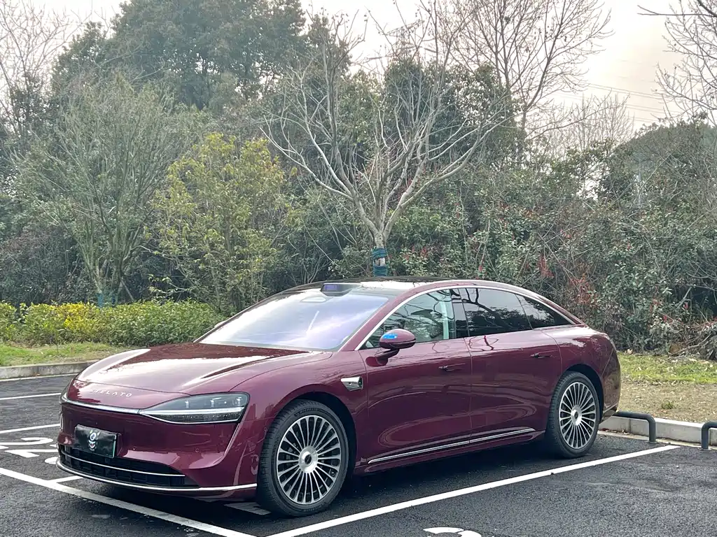 AITO ENJOY THE WORLD S9