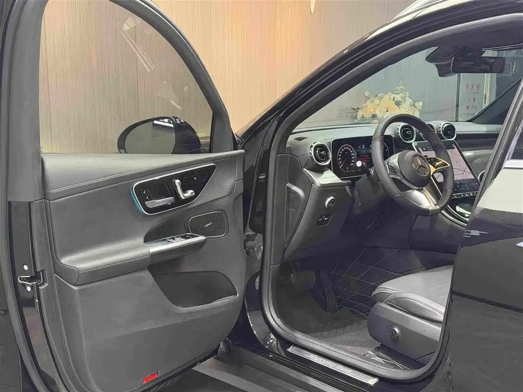 Mercedes-Benz GLC 2024 GLC 260 L 4MATIC 5 мест