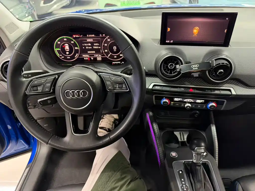 Audi Q2L e-tron — миниатюра 15