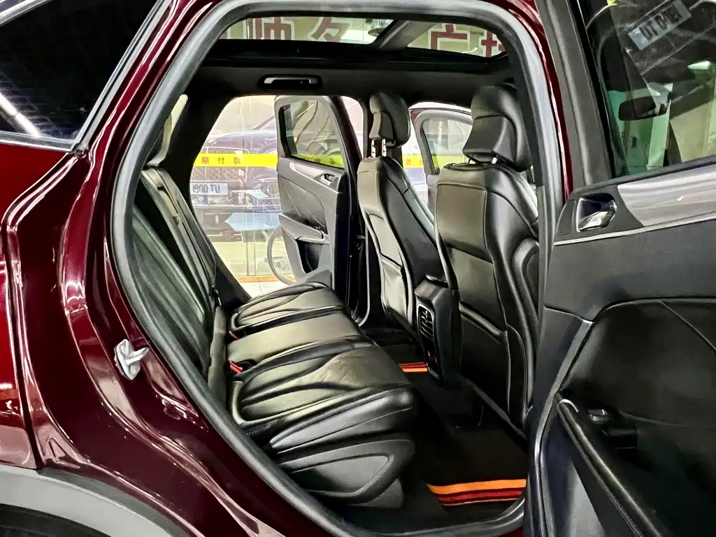 Lincoln MKC — миниатюра 14