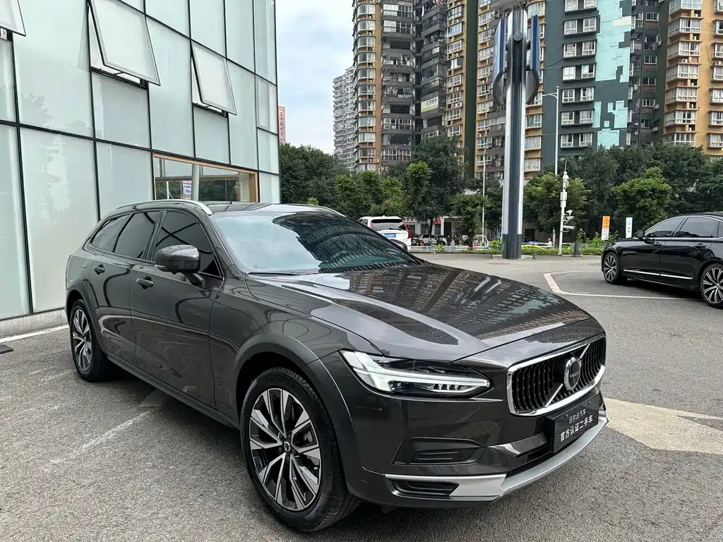 Volvo V90 2024 Cross Country B5 AWD
