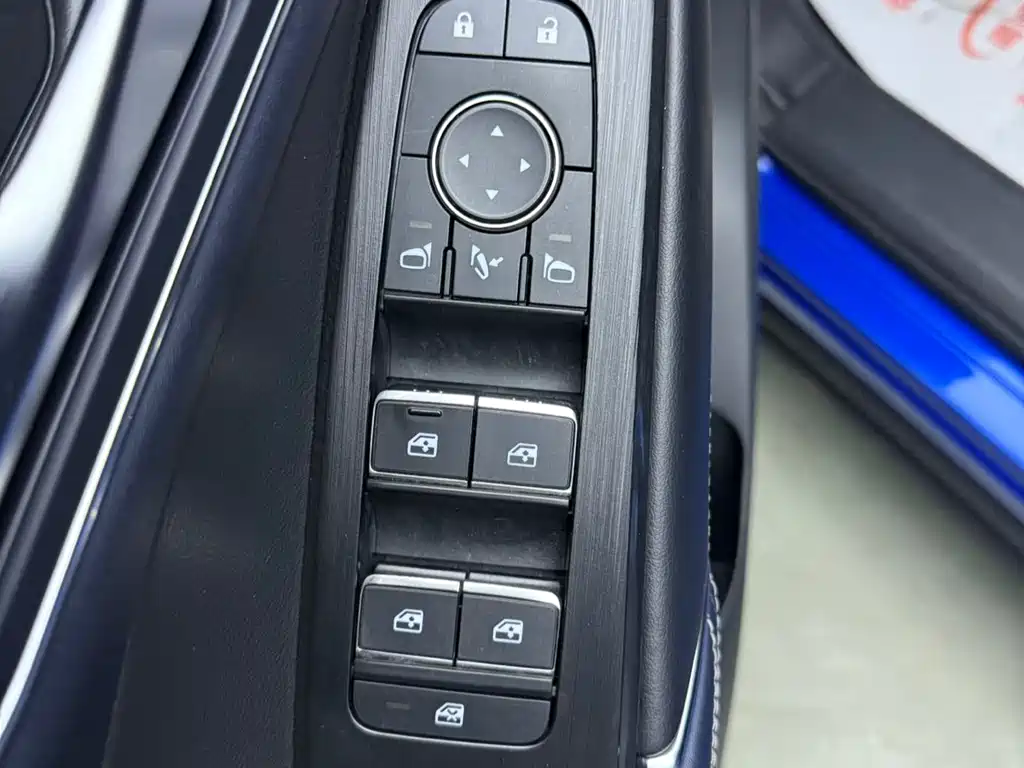 Nissan Qashqai — миниатюра 8