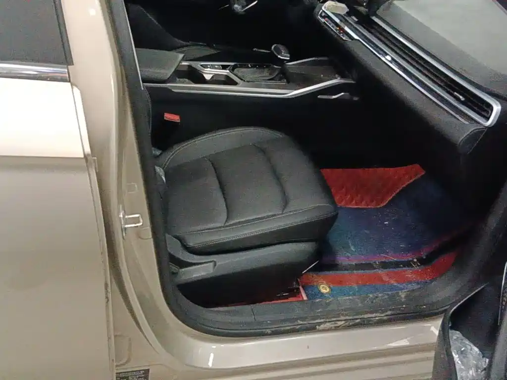 Geely Emgrand — миниатюра 25