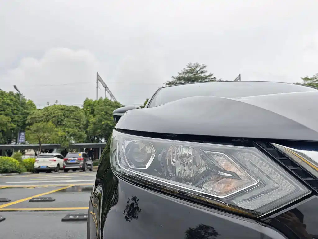 Nissan Qashqai — миниатюра 17