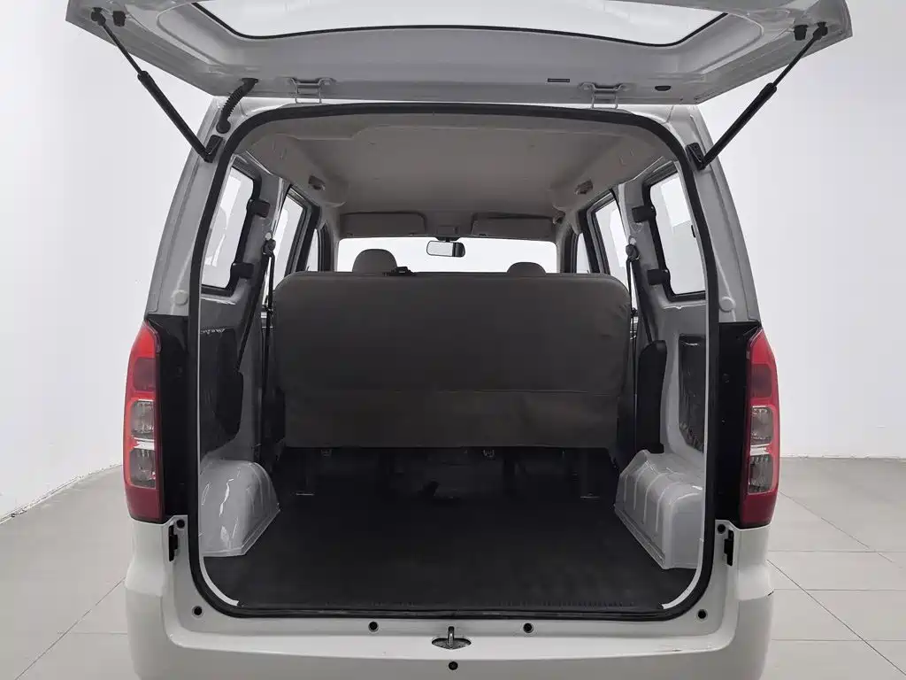 Wuling Hongguang V — миниатюра 16