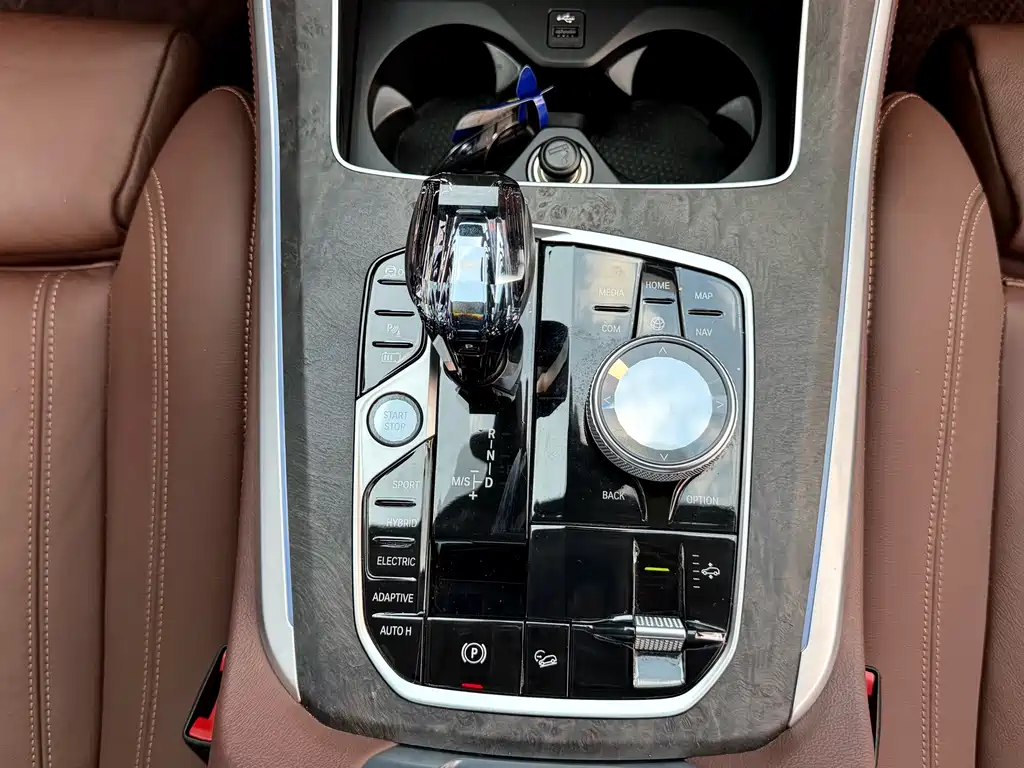 BMW X5 New Energy (Import) — миниатюра 18