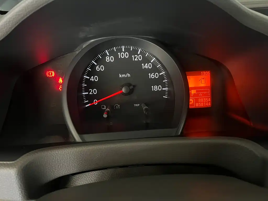 Nissan NV200 — миниатюра 16