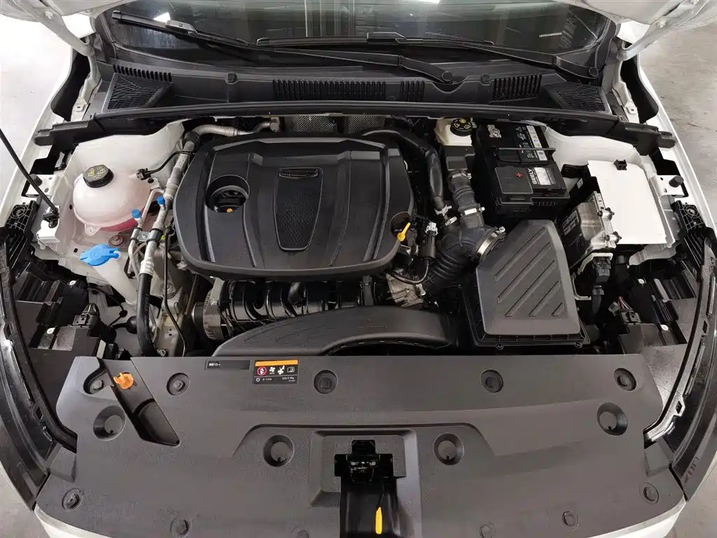Geely Emgrand 2025 4 1.5L CVT
