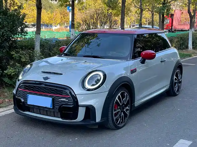 MINI JCW