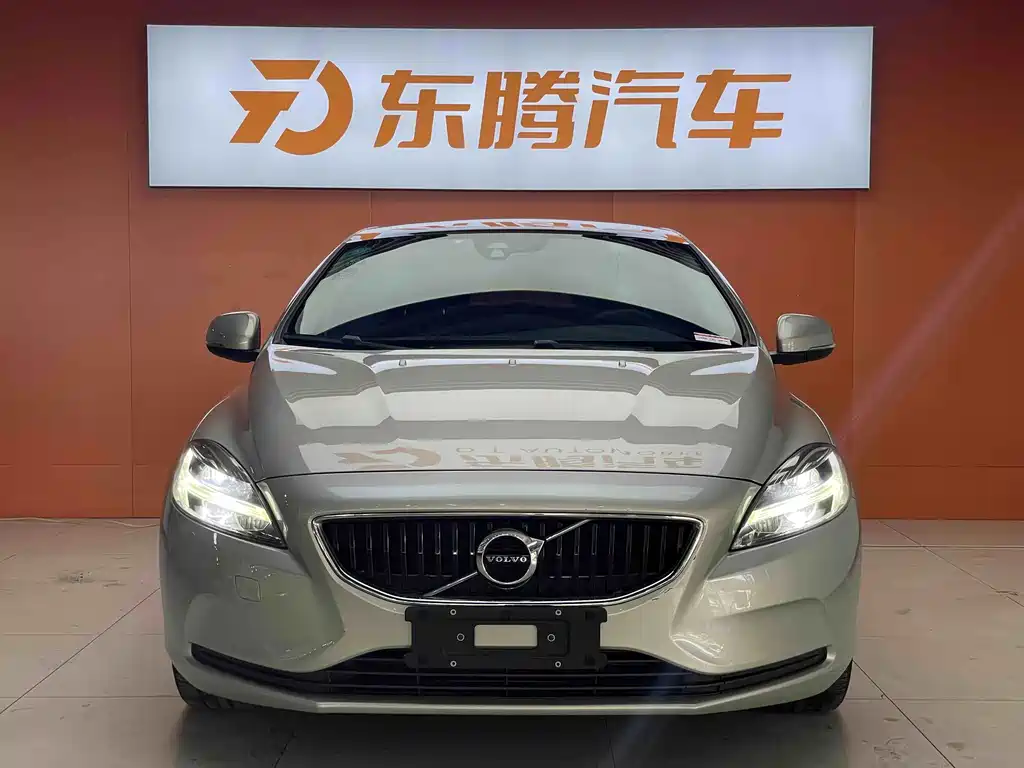 Volvo V40 — миниатюра 2