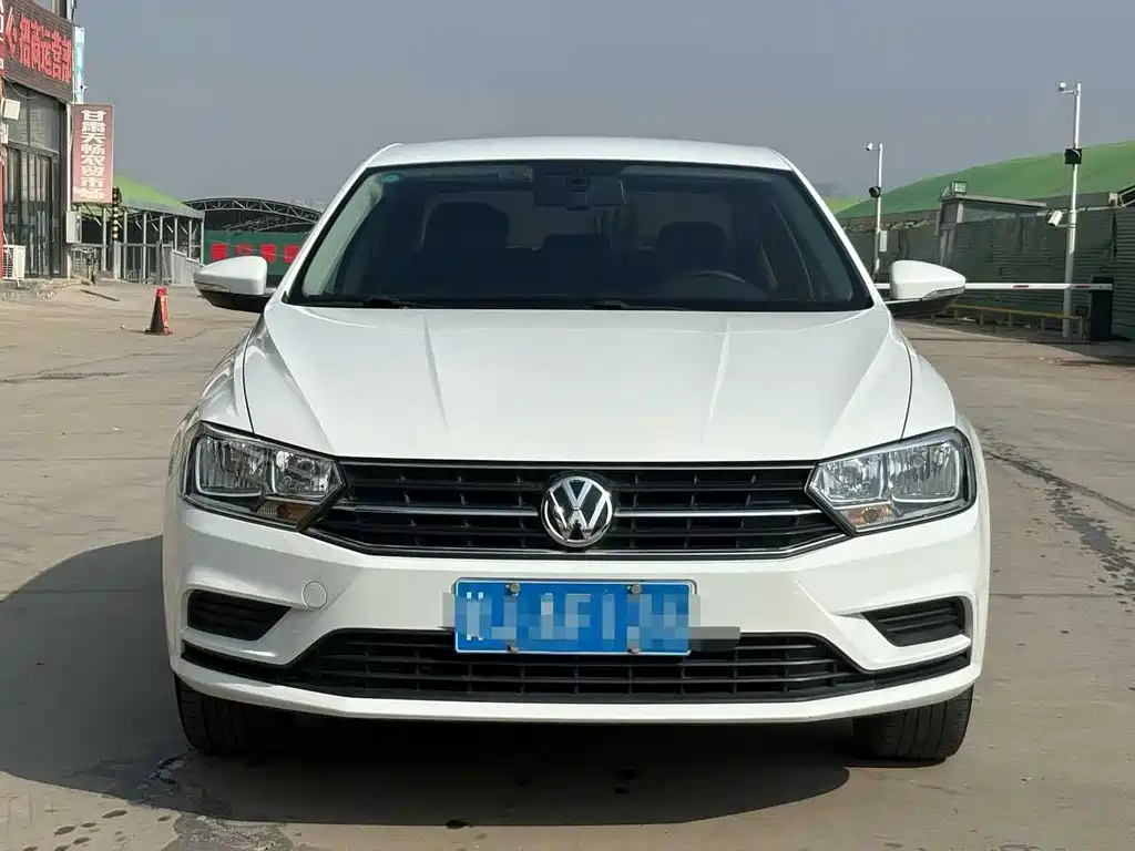 VOLKSWAGEN BORA