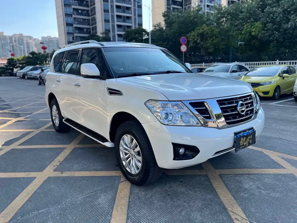 Nissan Patrol — миниатюра 12