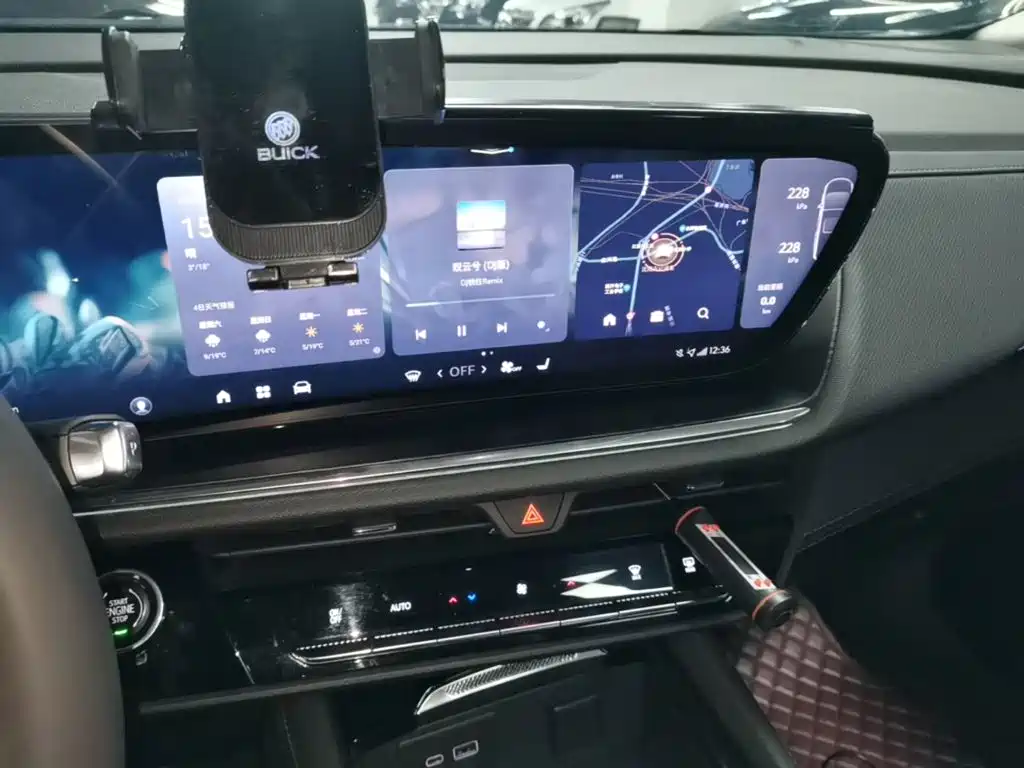 Buick Envision Plus — миниатюра 13
