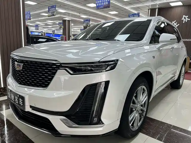 CADILLAC XT6