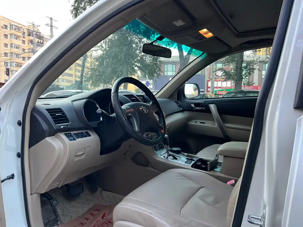 Toyota Highlander — миниатюра 7