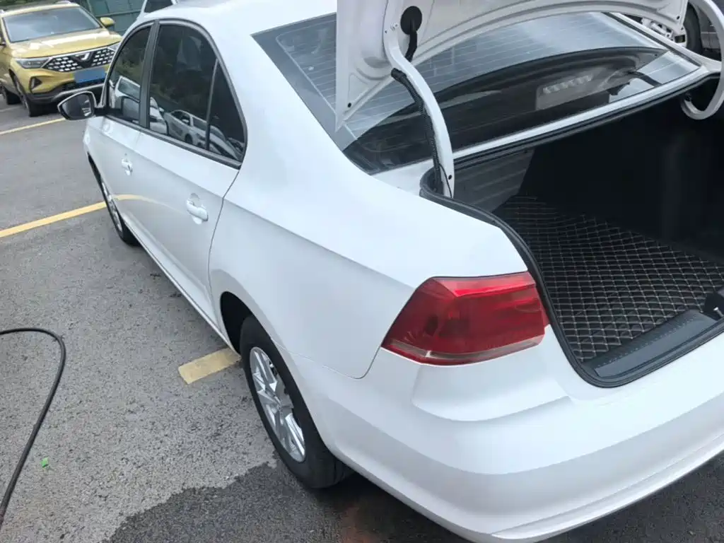 Volkswagen Santana — миниатюра 5