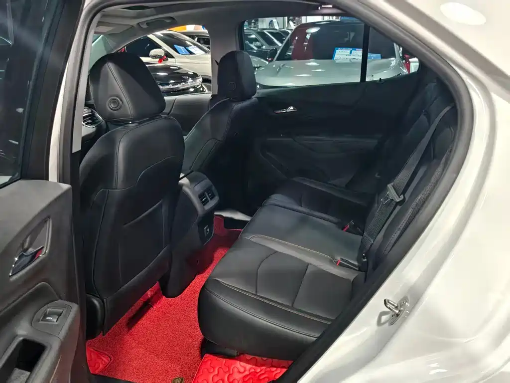 Chevrolet Equinox — миниатюра 5