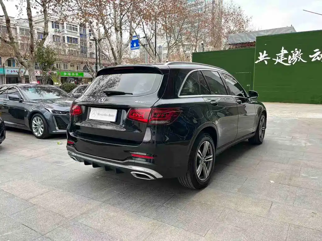 MERCEDES-BENZ GLC