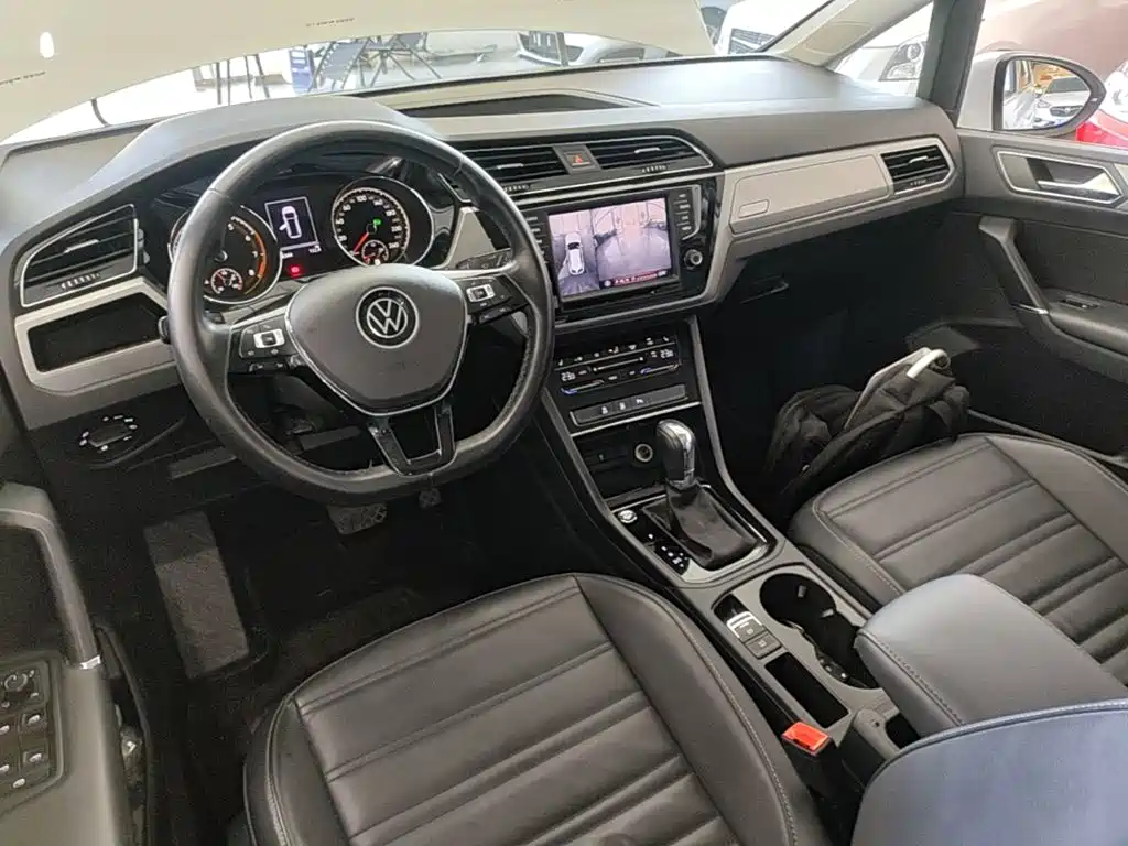 Volkswagen Touran — миниатюра 10