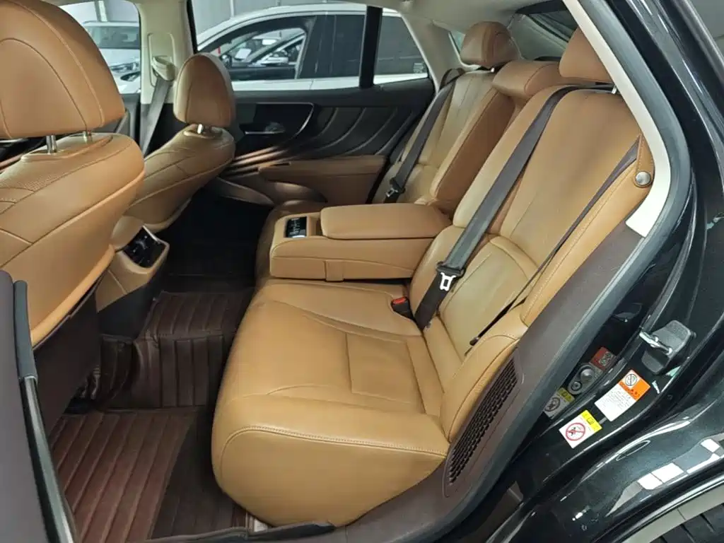 Lexus LS — миниатюра 17