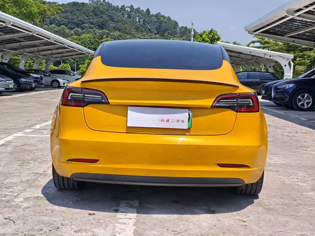 Tesla Model 3 — миниатюра 6