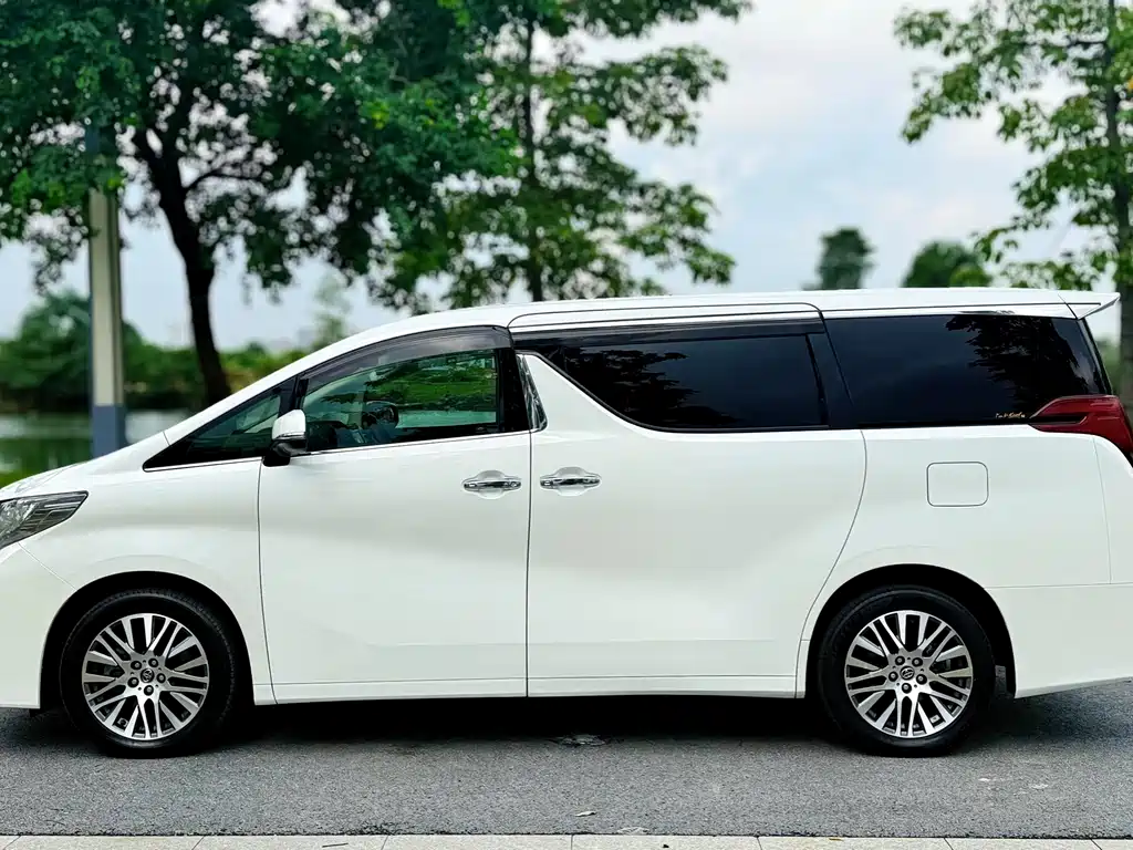 Toyota Alphard 2015 3.5L Luxury