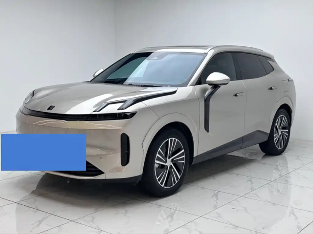 Lynk & Co 08 EM-P 2024