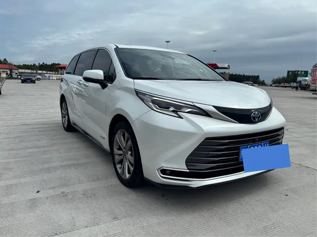 Toyota Sienna — миниатюра 3