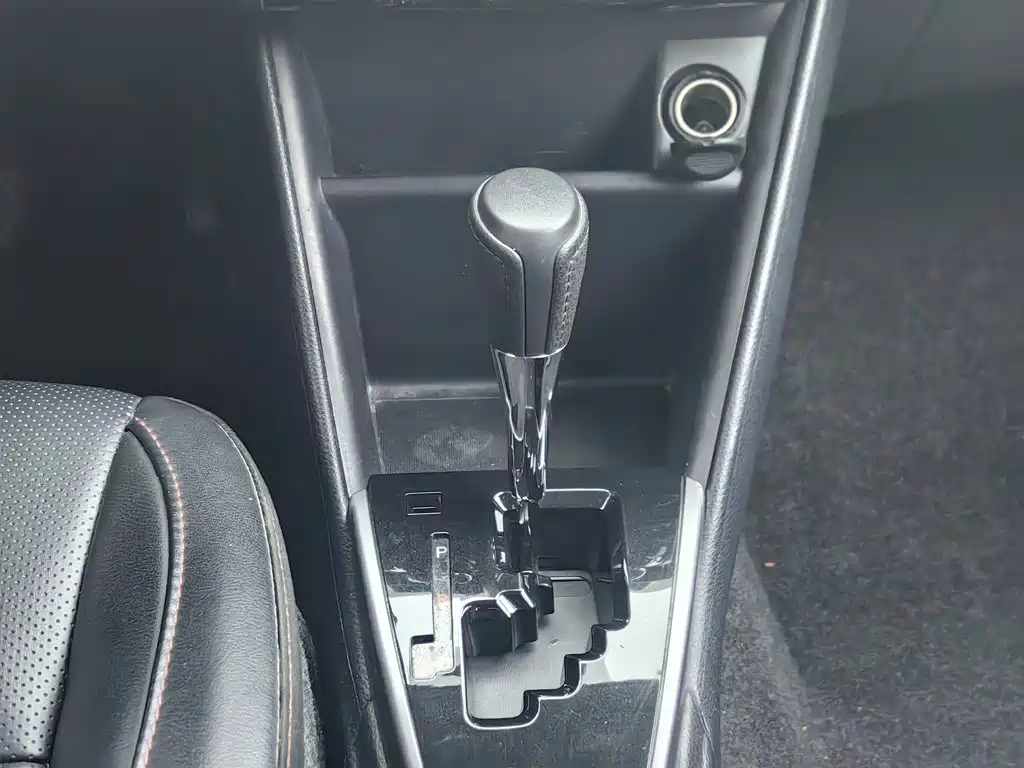 Toyota Yaris L 2022 — фото 13